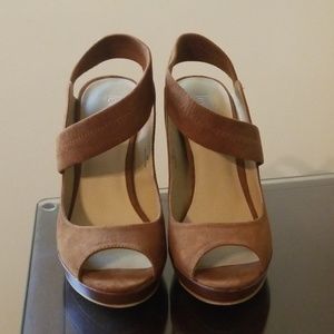 Levity Brown Peep-Toe Heels. SIZE 7